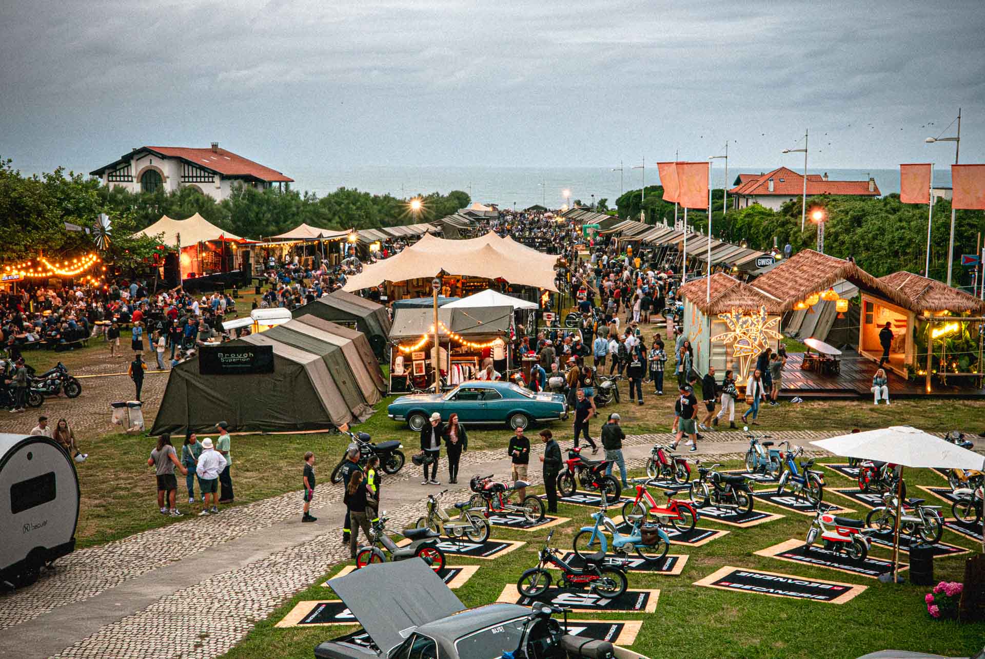 Wheels and Waves Luftaufnahme