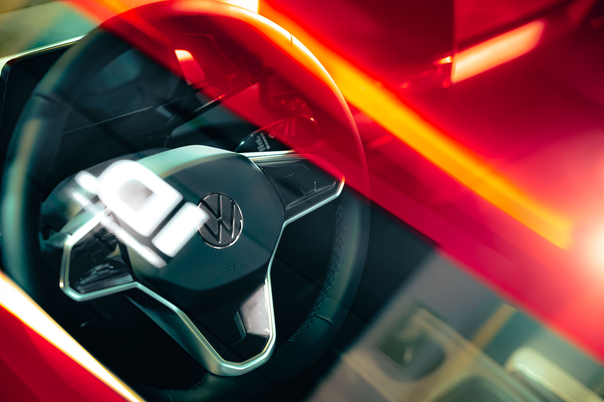 ID. Lenkrad, VW Emblem